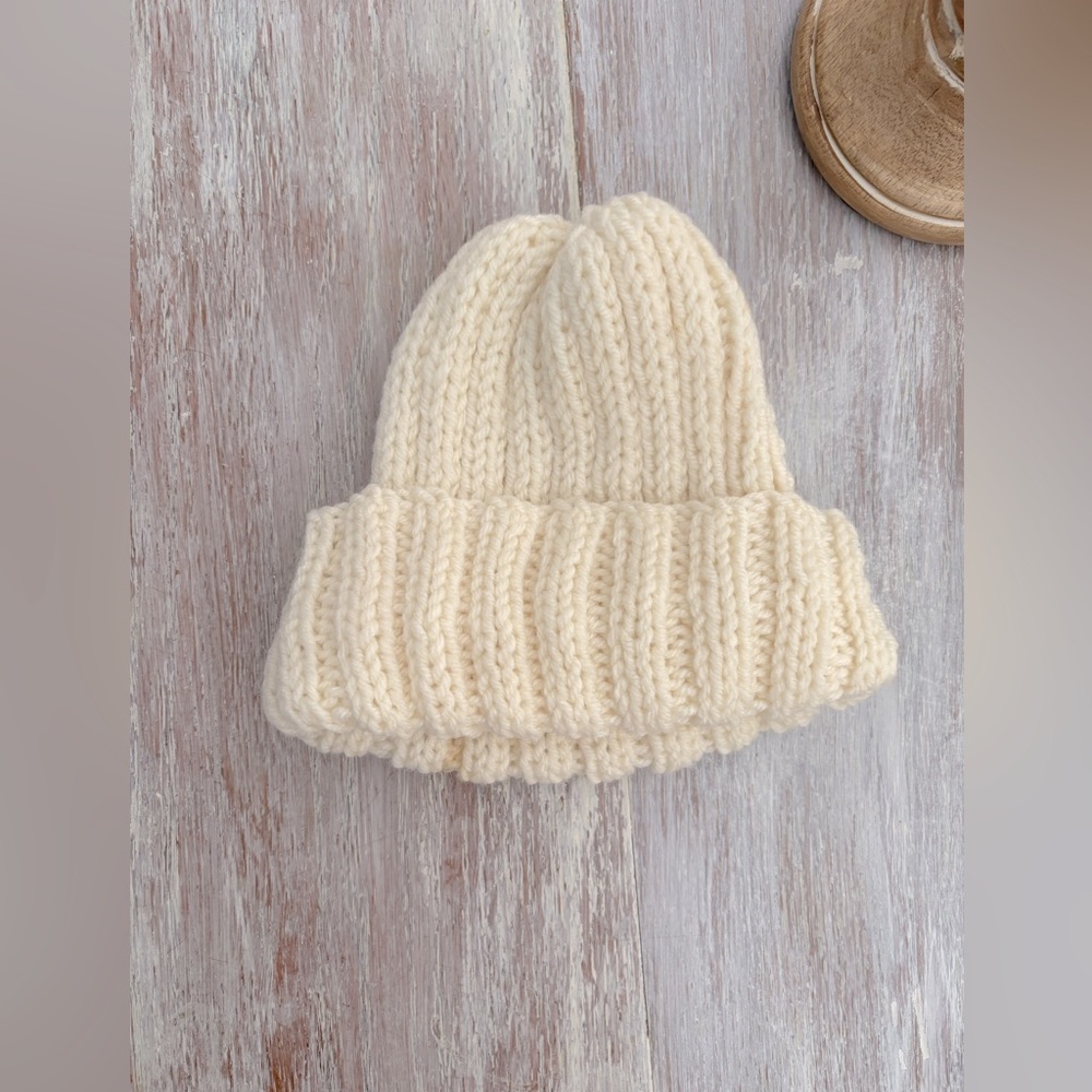 🌿👼 Vintage Handmade Knitted Children’s Beanies - Picture 4 of 5